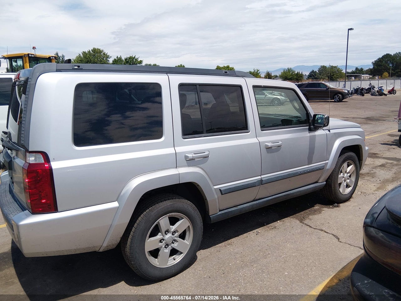 2008 JEEP COMMANDER SPORT · 4/11
