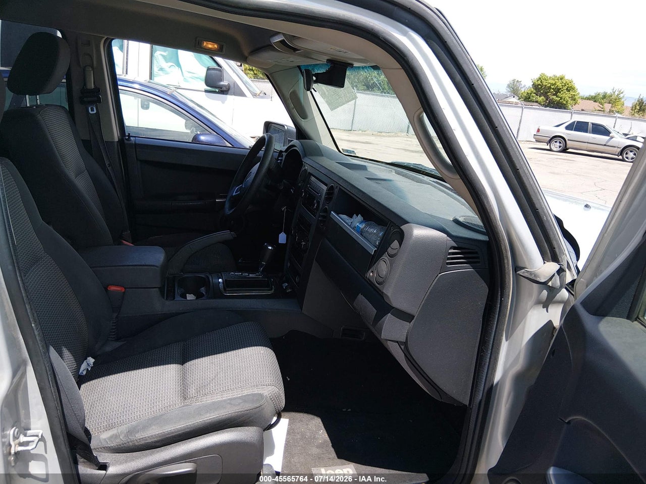 2008 JEEP COMMANDER SPORT · 5/11
