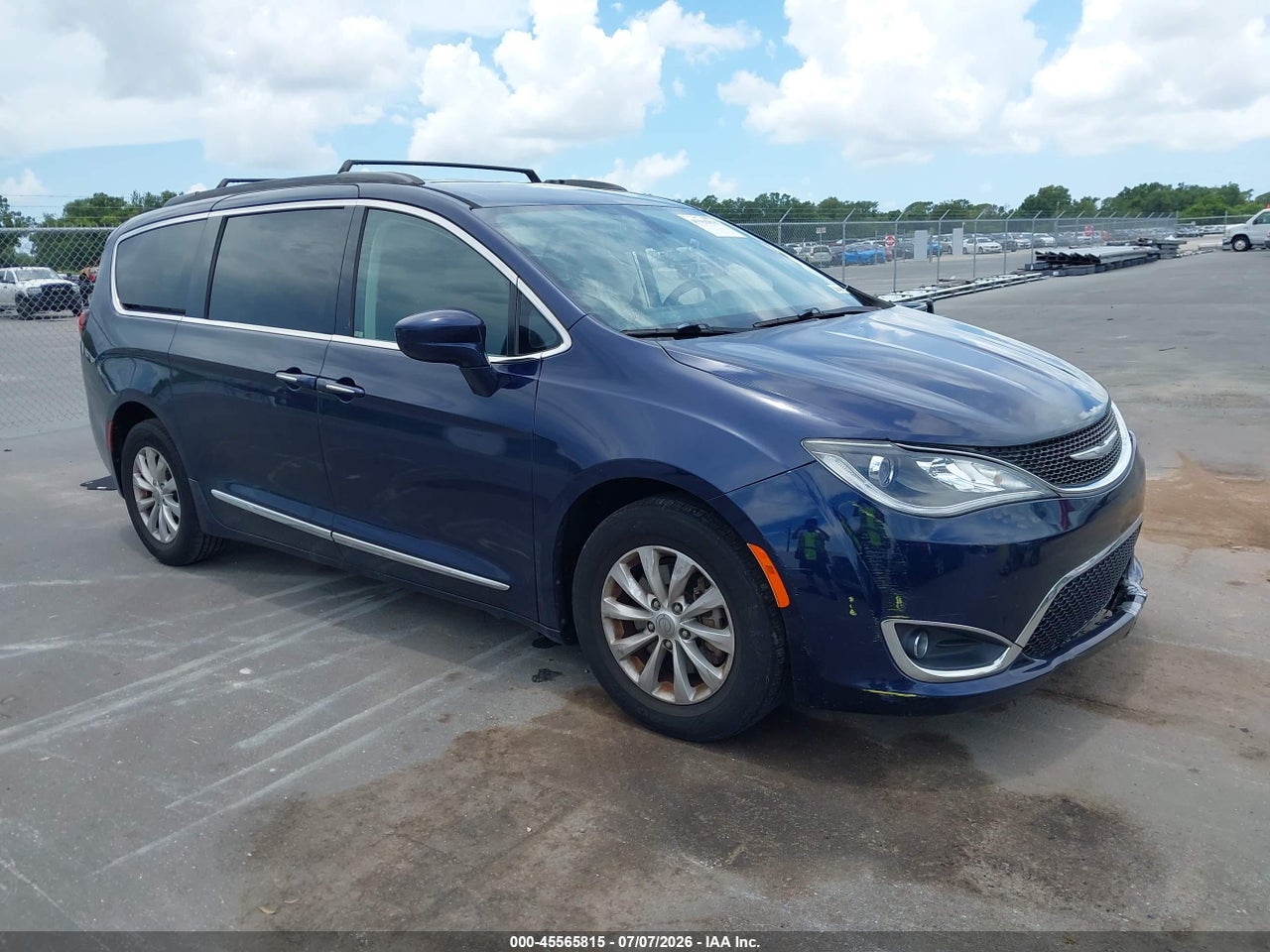 2C4RC1BG8HR****** · 2017 CHRYSLER PACIFICA TOURING-L