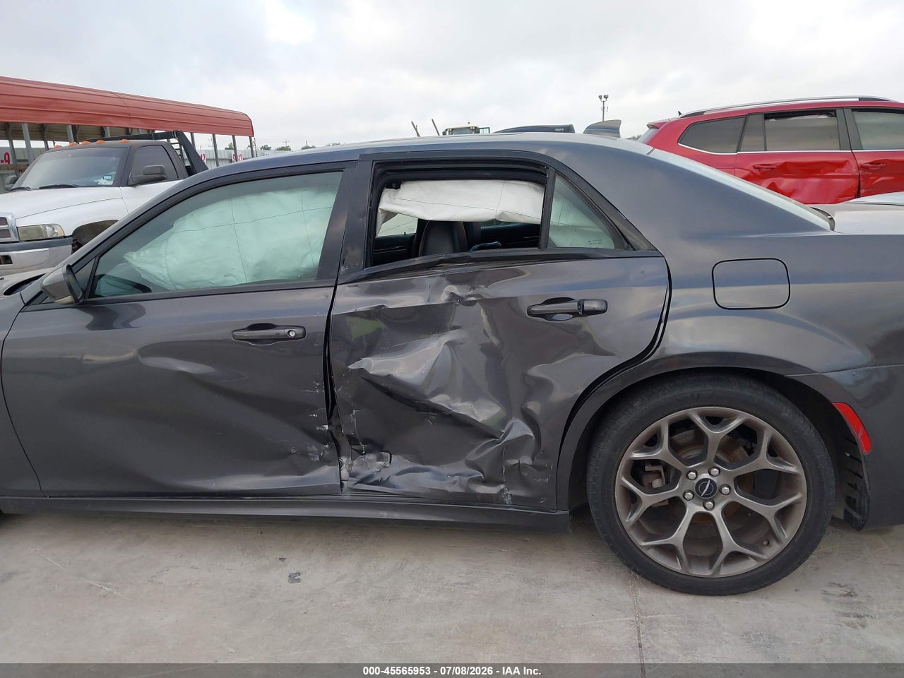 2018 CHRYSLER 300 300S · 6/11