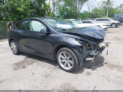 7SAYGDED1RF****** · 2024 TESLA MODEL Y LONG RANGE SINGLE MOTOR REAR-WHEEL DRIVE/RWD