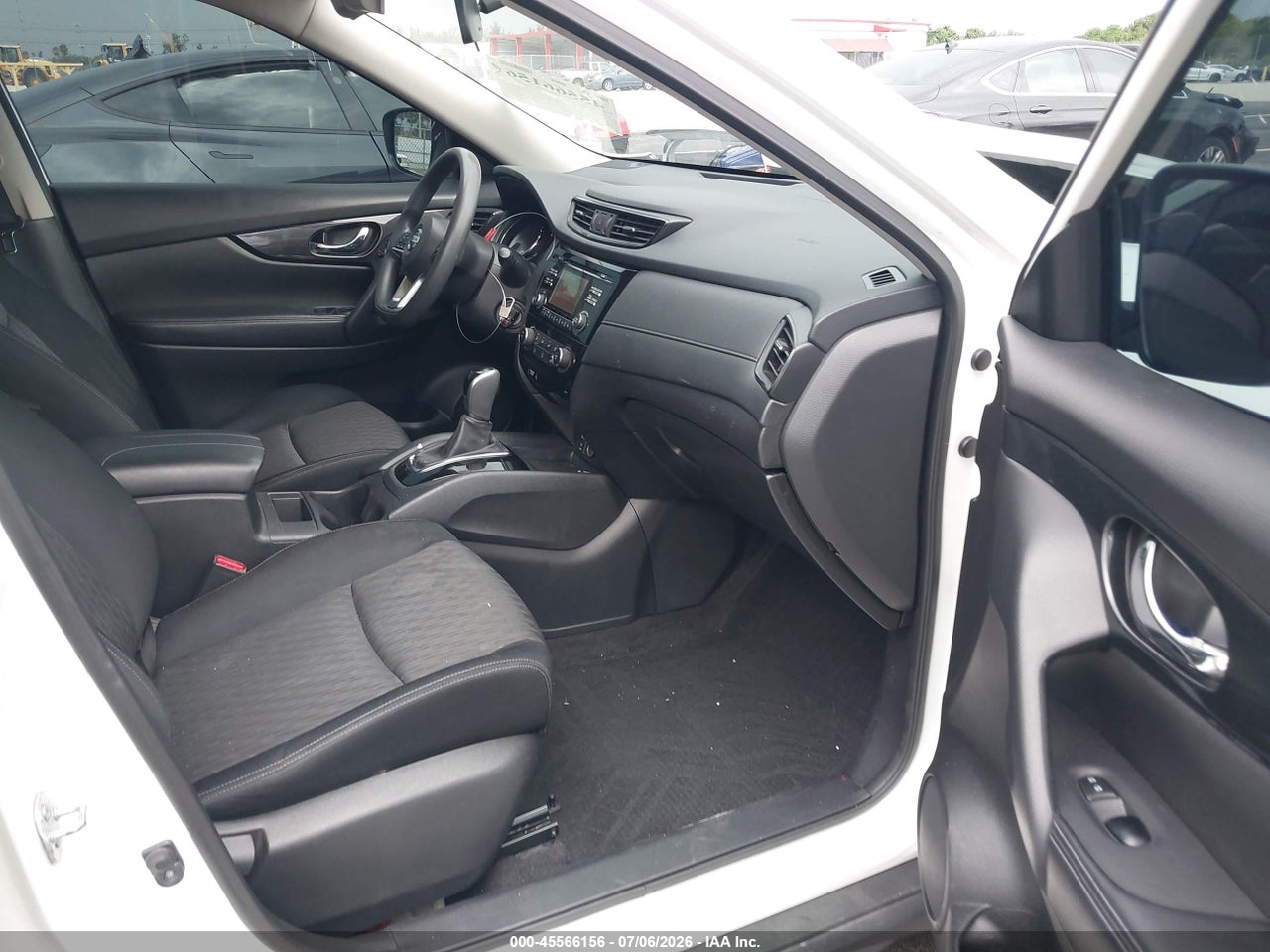 2017 NISSAN ROGUE S · 5/11