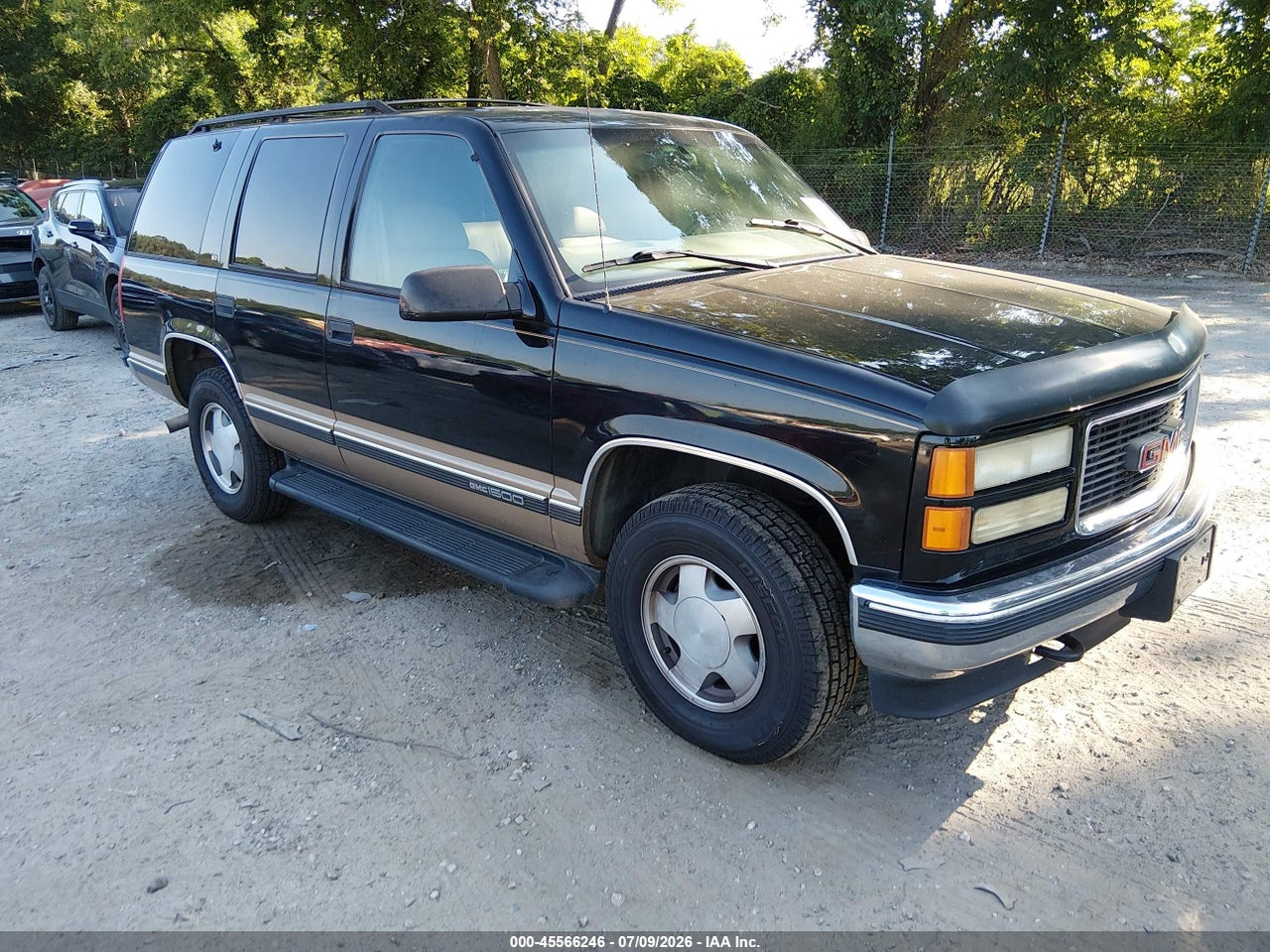 1GKEK13R1XJ****** · 1999 GMC YUKON SLT GM BUYPOWER