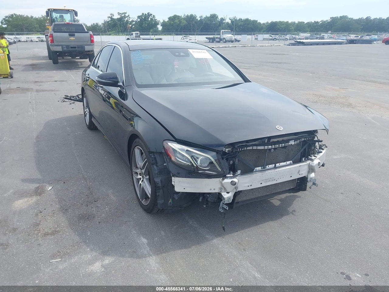 WDDZF4JB0JA****** · 2018 MERCEDES-BENZ E 300