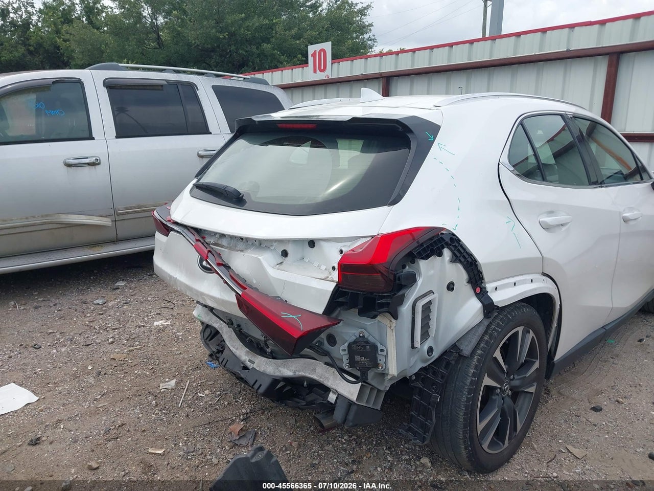 2022 LEXUS UX 200 · 6/11