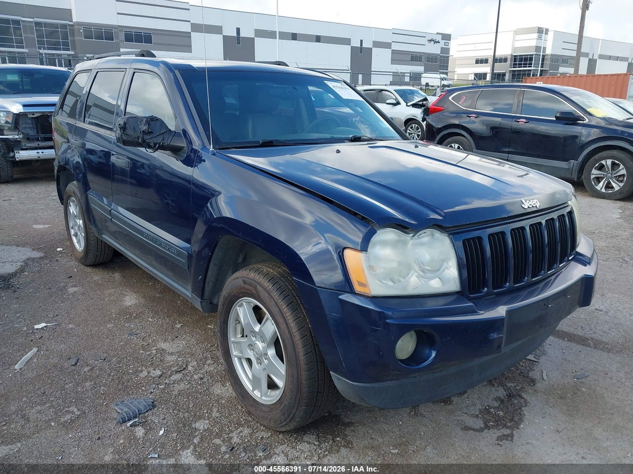 1J4GS48K46C****** · 2006 JEEP GRAND CHEROKEE LAREDO