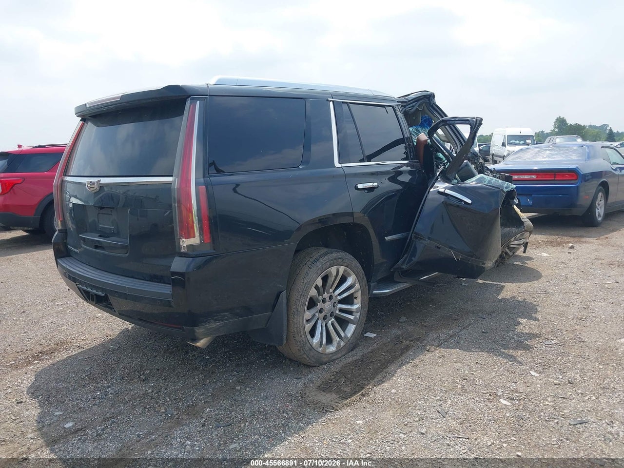 2017 CADILLAC ESCALADE LUXURY · 4/10
