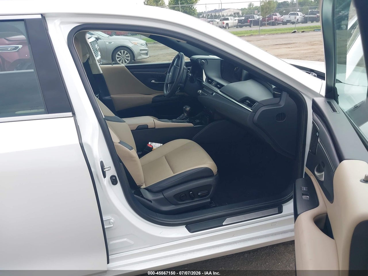 2021 LEXUS ES 300H   · 5/11