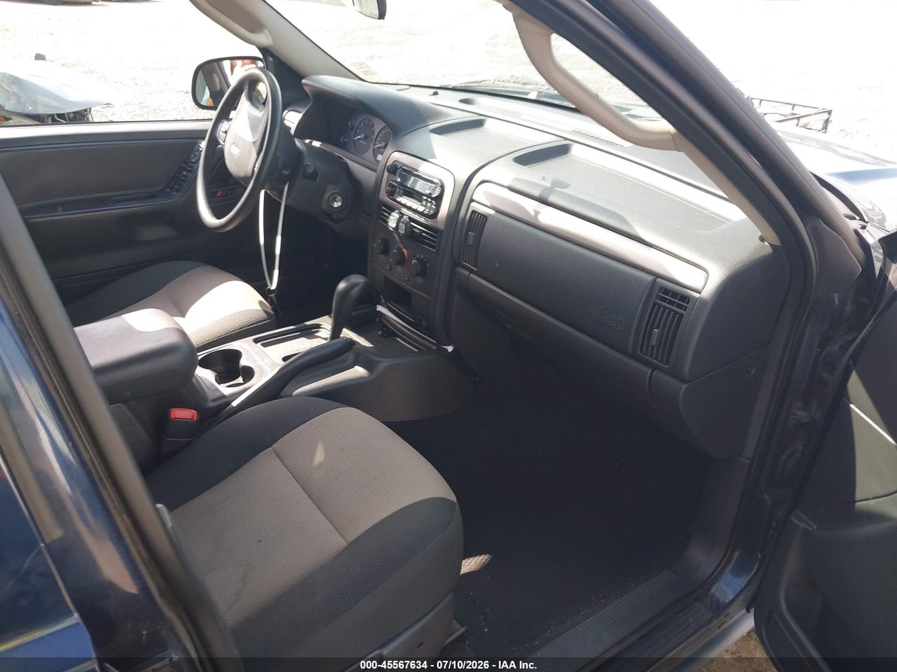 2004 JEEP GRAND CHEROKEE LAREDO · 5/11