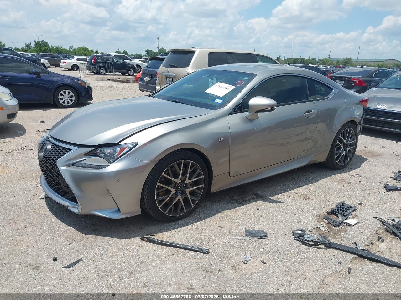 2016 LEXUS RC 200T · 2/11