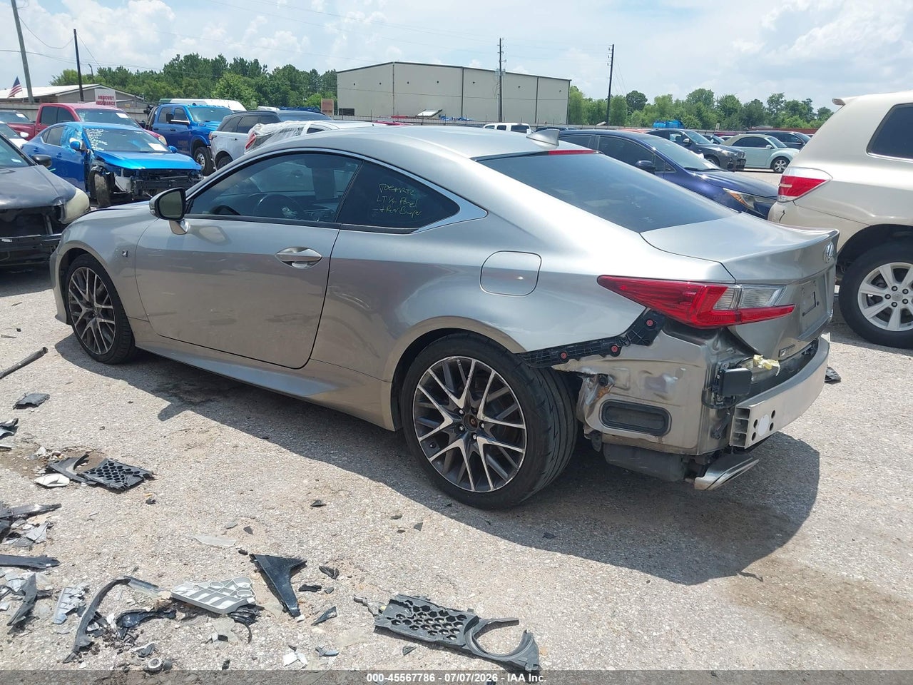 2016 LEXUS RC 200T · 3/11