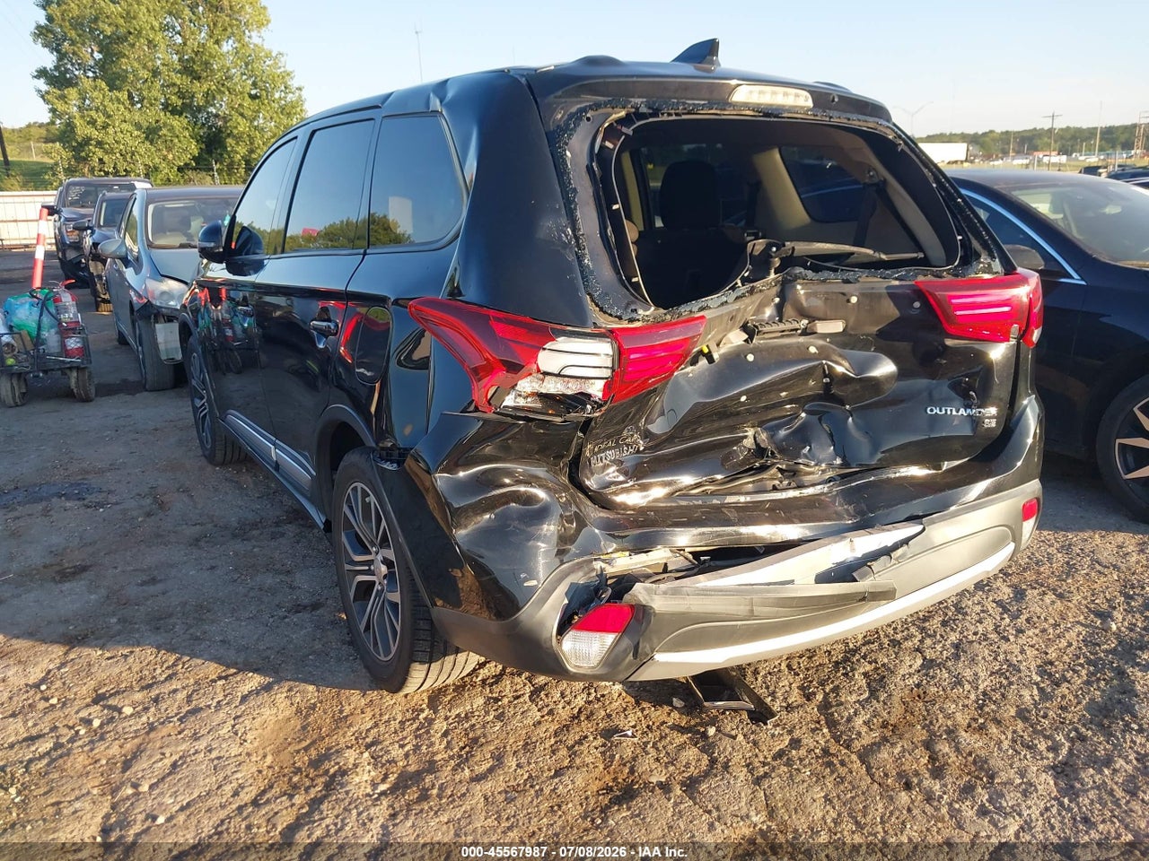 2017 MITSUBISHI OUTLANDER SE · 3/11
