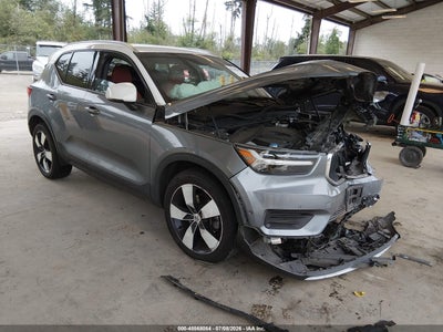 YV4162UK9K2****** · 2019 VOLVO XC40 T5 MOMENTUM