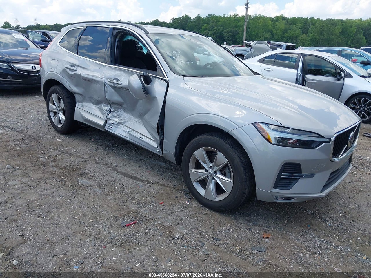 2022 VOLVO XC60 B5 MOMENTUM