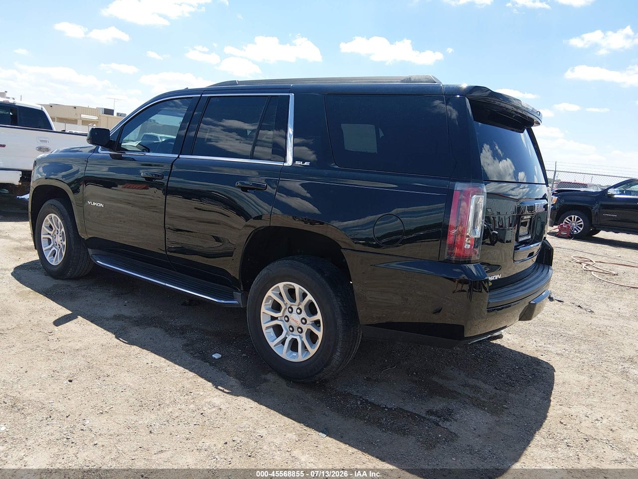 2016 GMC YUKON SLE · 3/11