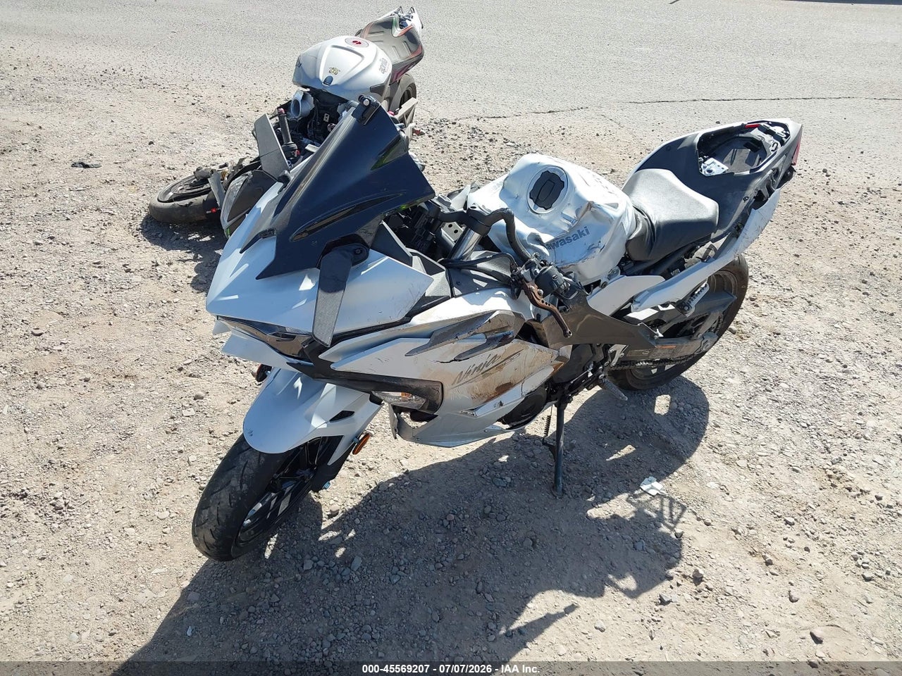 2025 KAWASAKI EX500 H · 2/11