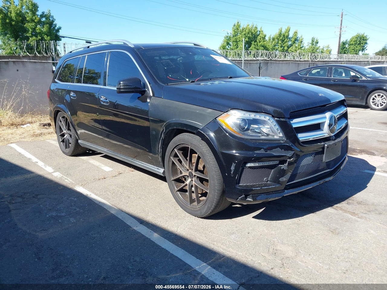 4JGDF7DE4FA****** · 2015 MERCEDES-BENZ GL 550 4MATIC