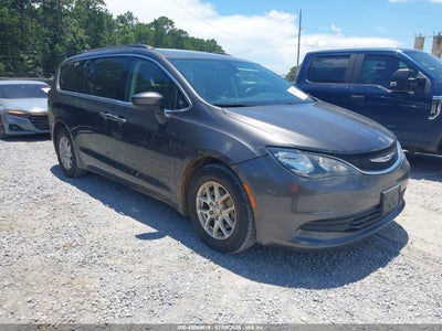 2C4RC1DG9LR****** · 2020 CHRYSLER VOYAGER LXI