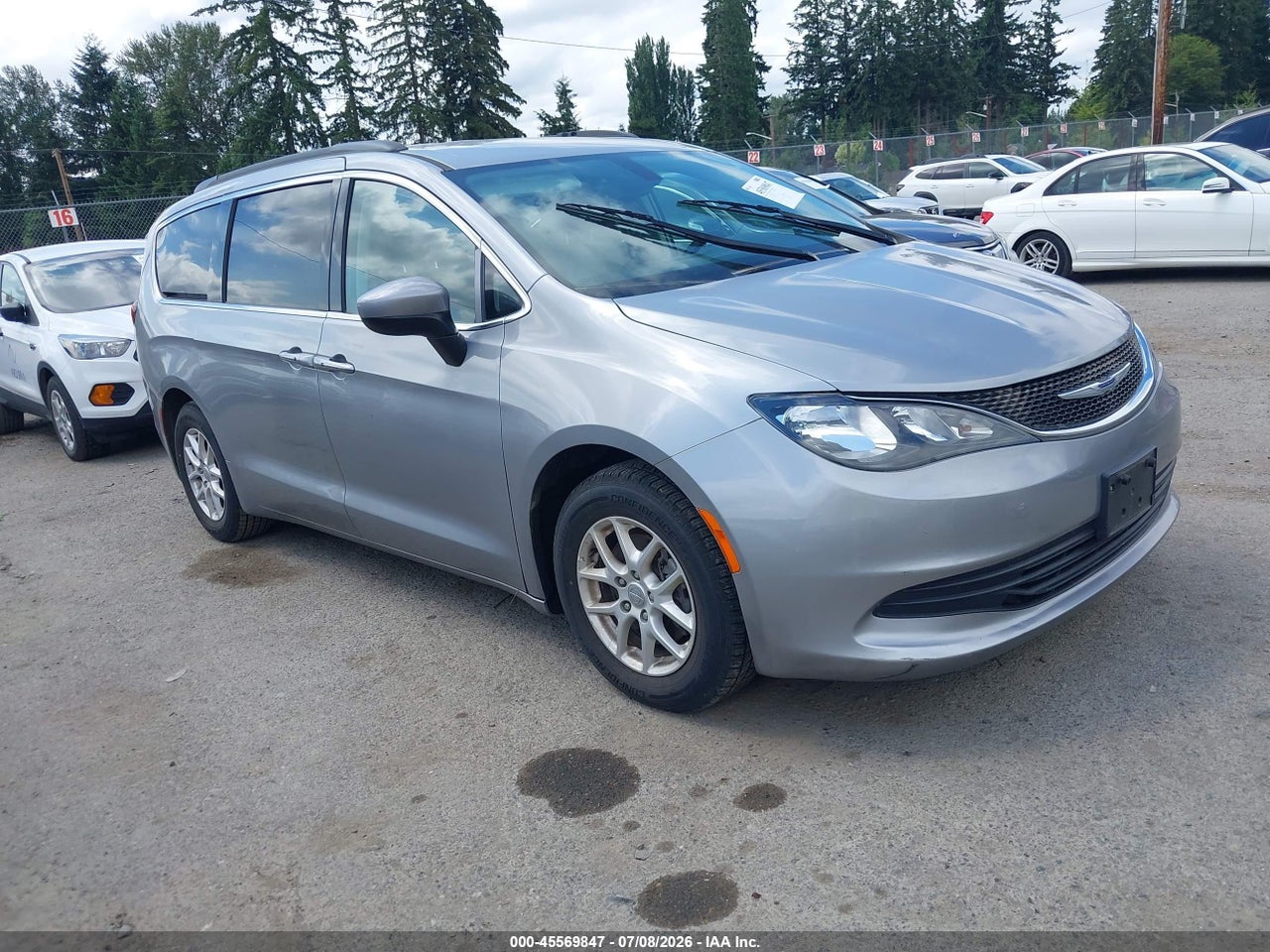 2C4RC1DG4LR****** · 2020 CHRYSLER VOYAGER LXI