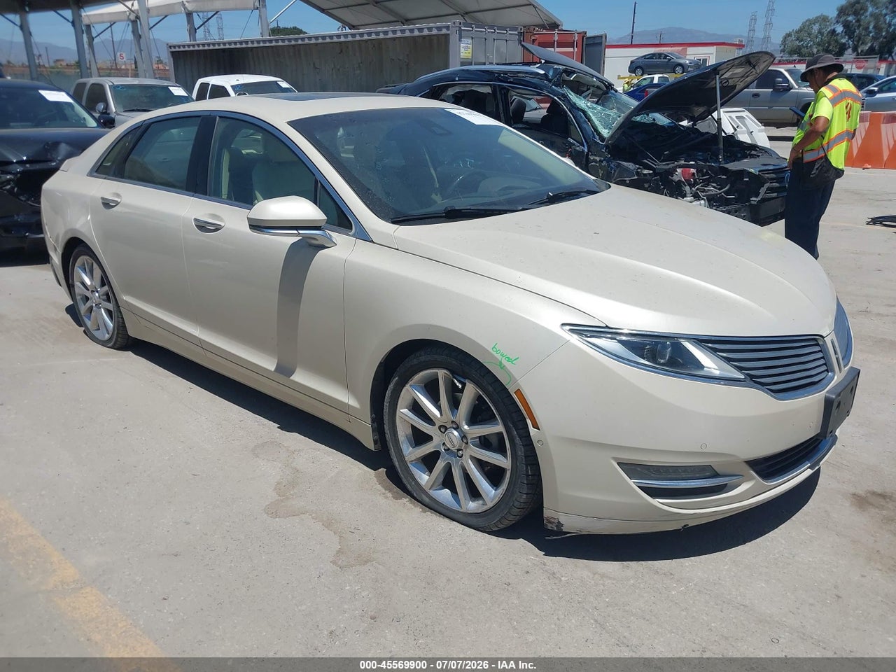 3LN6L2LU8FR****** · 2015 LINCOLN MKZ HYBRID