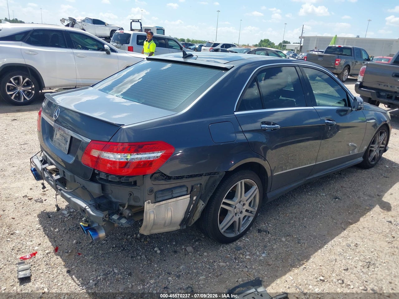 2010 MERCEDES-BENZ E 550   · 4/11