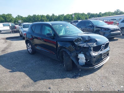 2021 VOLVO XC40 T5 MOMENTUM