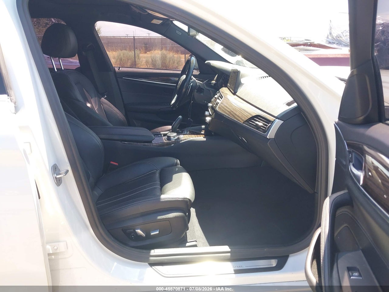 2017 BMW 530I   · 5/11