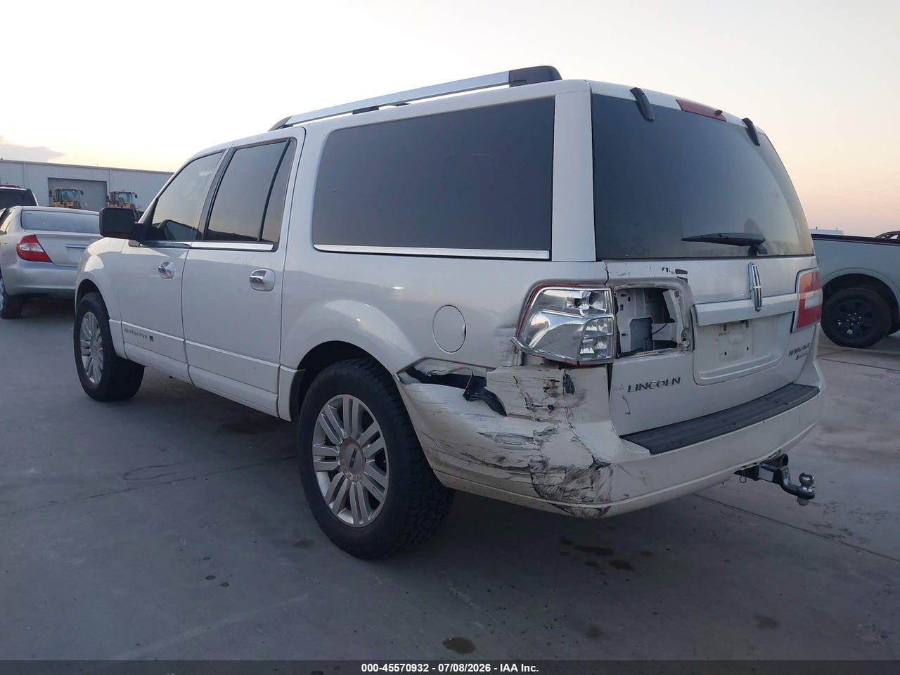 2011 LINCOLN NAVIGATOR L   · 3/11