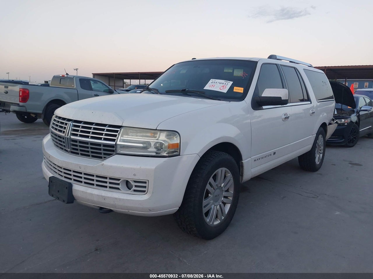 2011 LINCOLN NAVIGATOR L   · 2/11