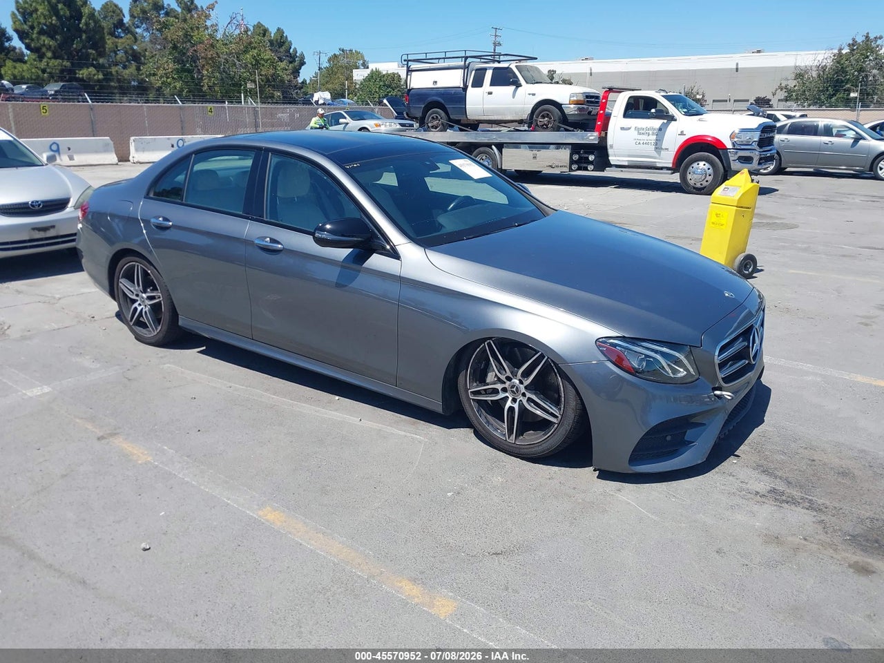 WDDZF4JB5KA****** · 2019 MERCEDES-BENZ E 300