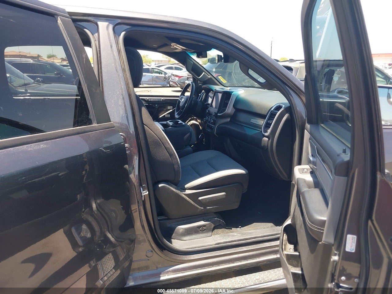 2022 RAM 1500 BIG HORN  4X2 5'7 BOX · 5/11