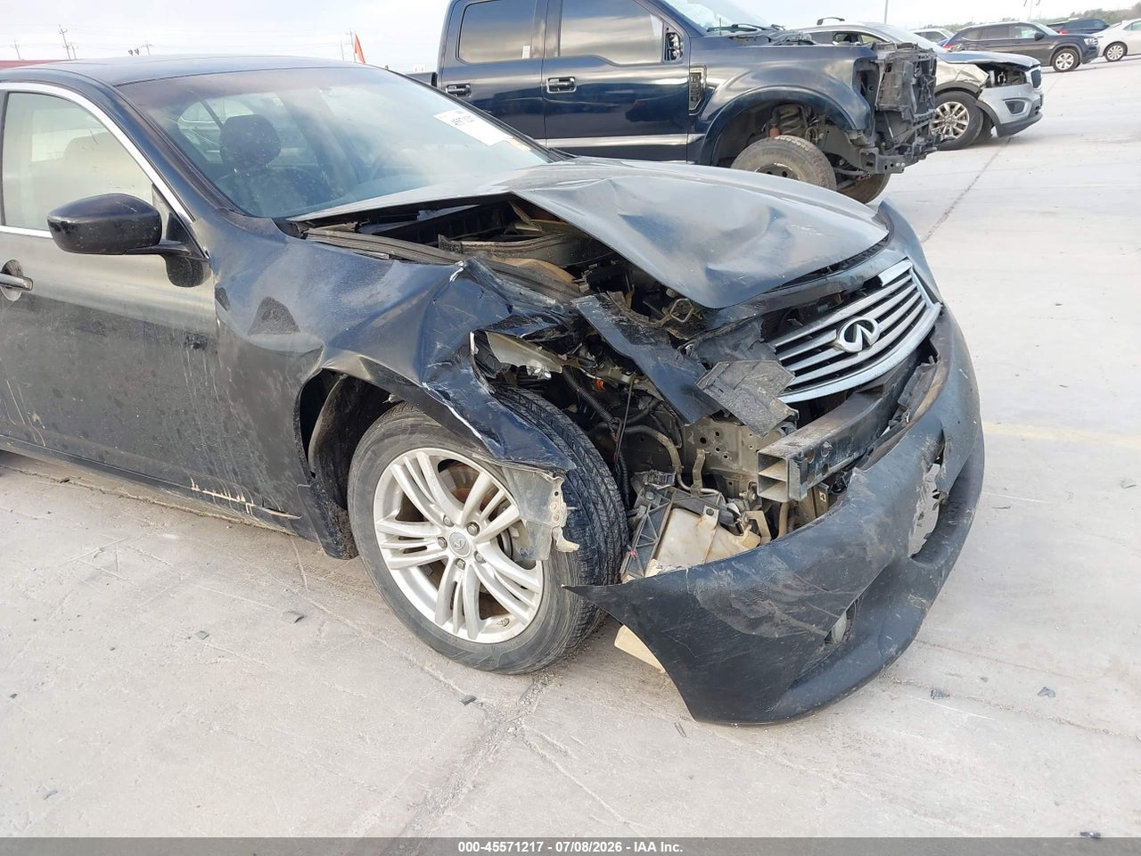 2011 INFINITI G25X · 6/11