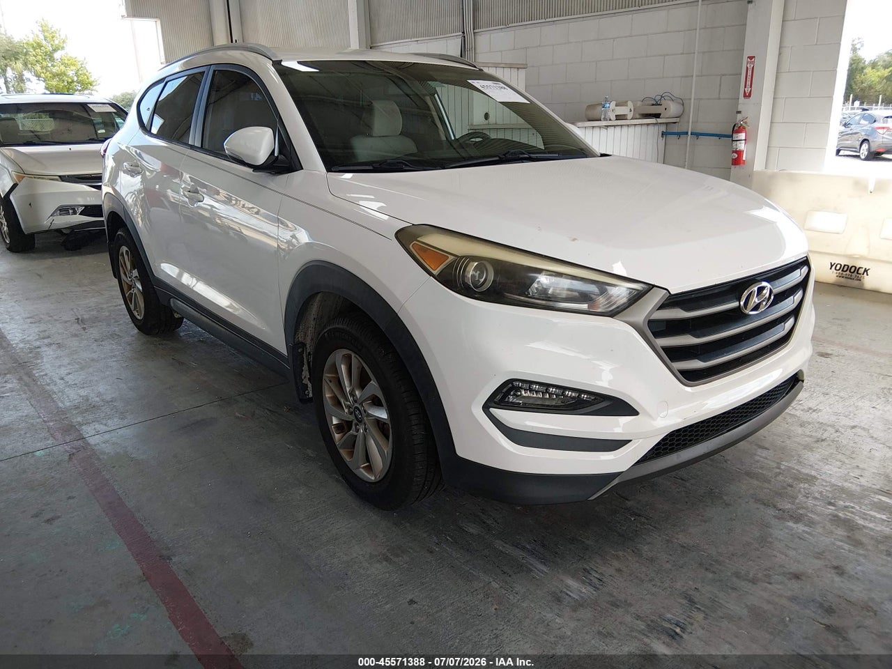 KM8J33A25GU****** · 2016 HYUNDAI TUCSON ECO