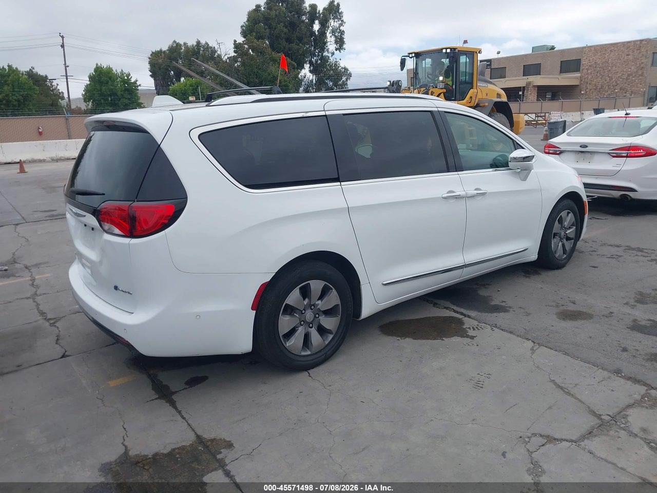 2018 CHRYSLER PACIFICA HYBRID LIMITED · 4/11