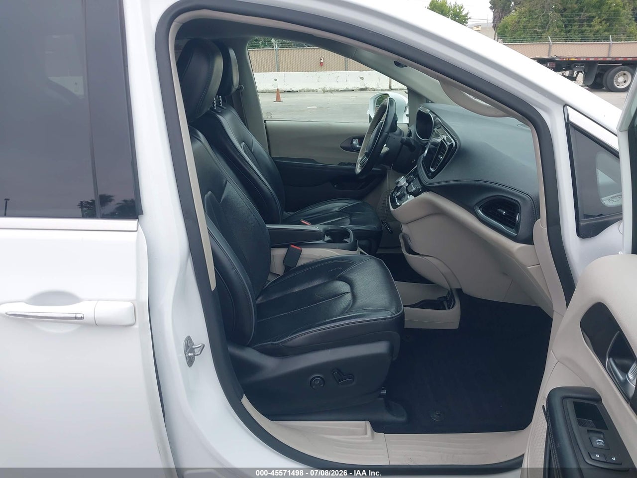 2018 CHRYSLER PACIFICA HYBRID LIMITED · 5/11