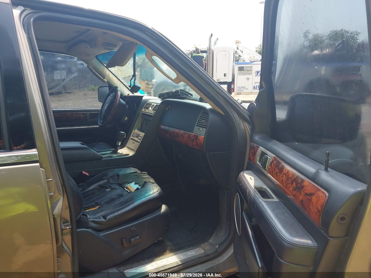 2003 LINCOLN NAVIGATOR   · 5/11