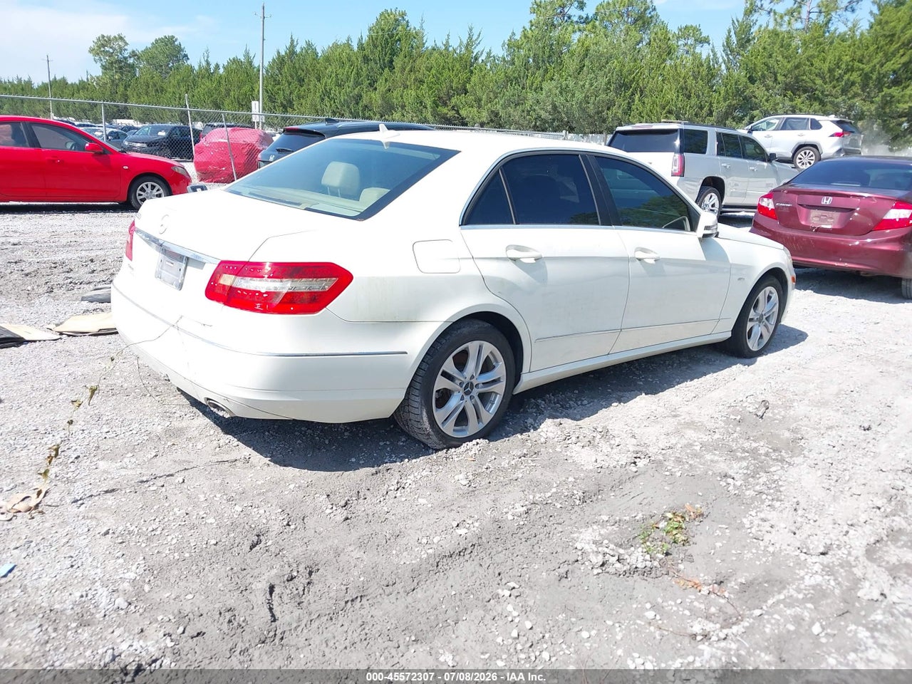 2011 MERCEDES-BENZ E 350 BLUETEC   · 4/11