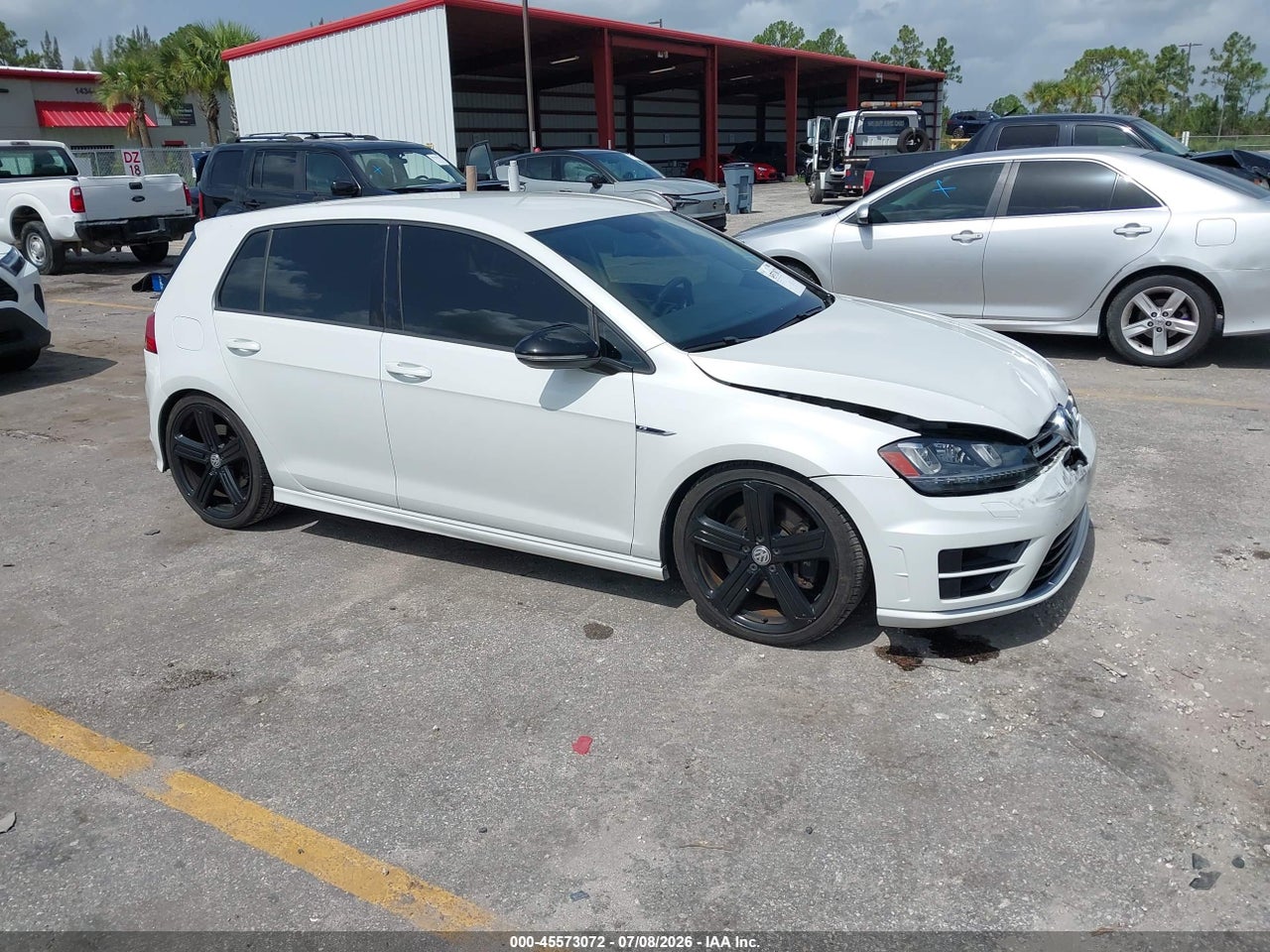 WVWUF7AU9GW****** · 2016 VOLKSWAGEN GOLF R 4-DOOR