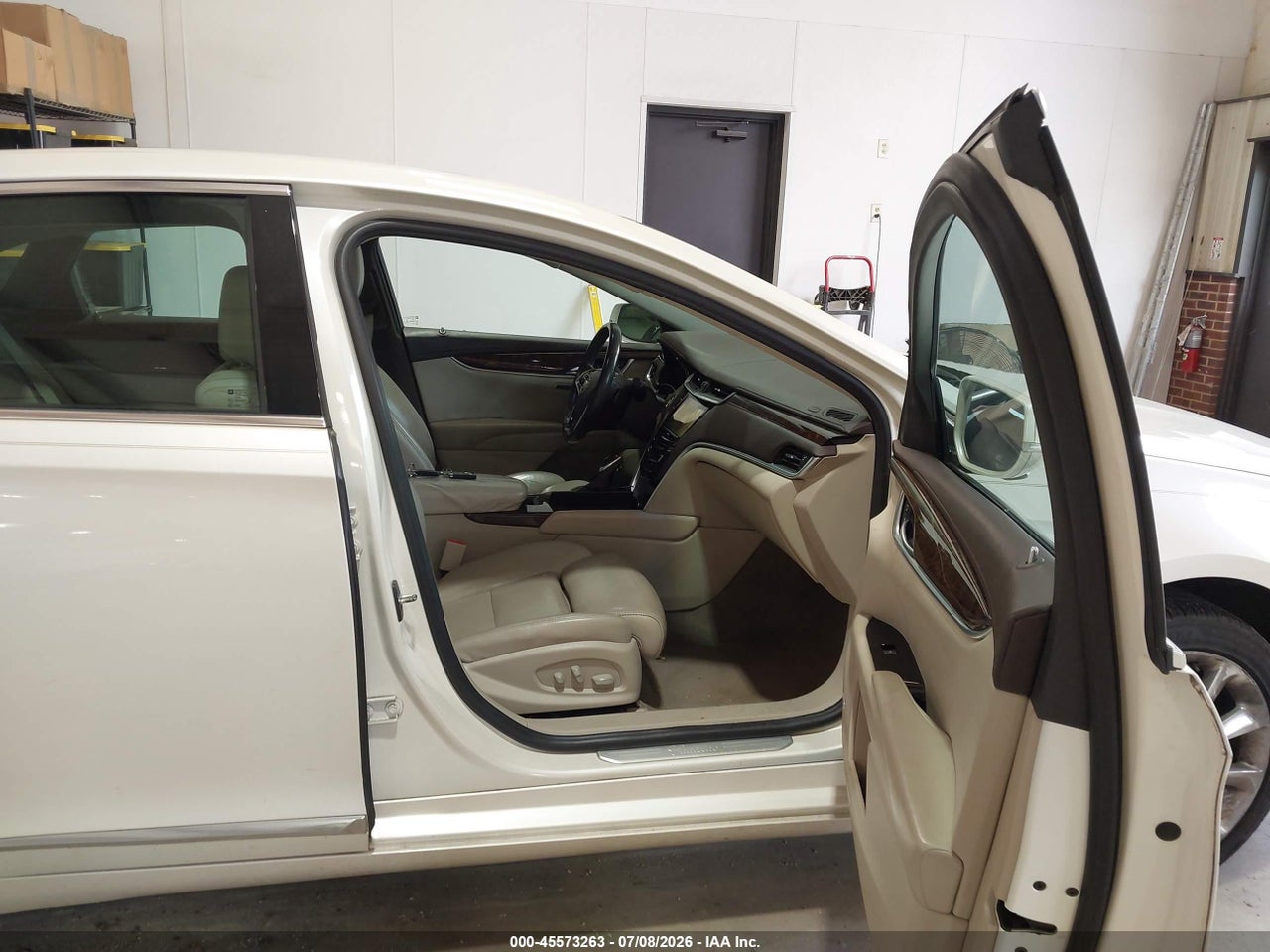 2013 CADILLAC XTS LUXURY · 5/11