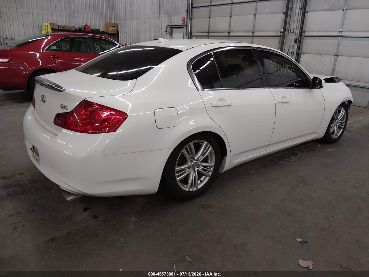 2015 INFINITI Q40 · 4/11