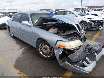 1LNHM82W27Y****** · 2007 LINCOLN TOWN CAR SIGNATURE LIMITED