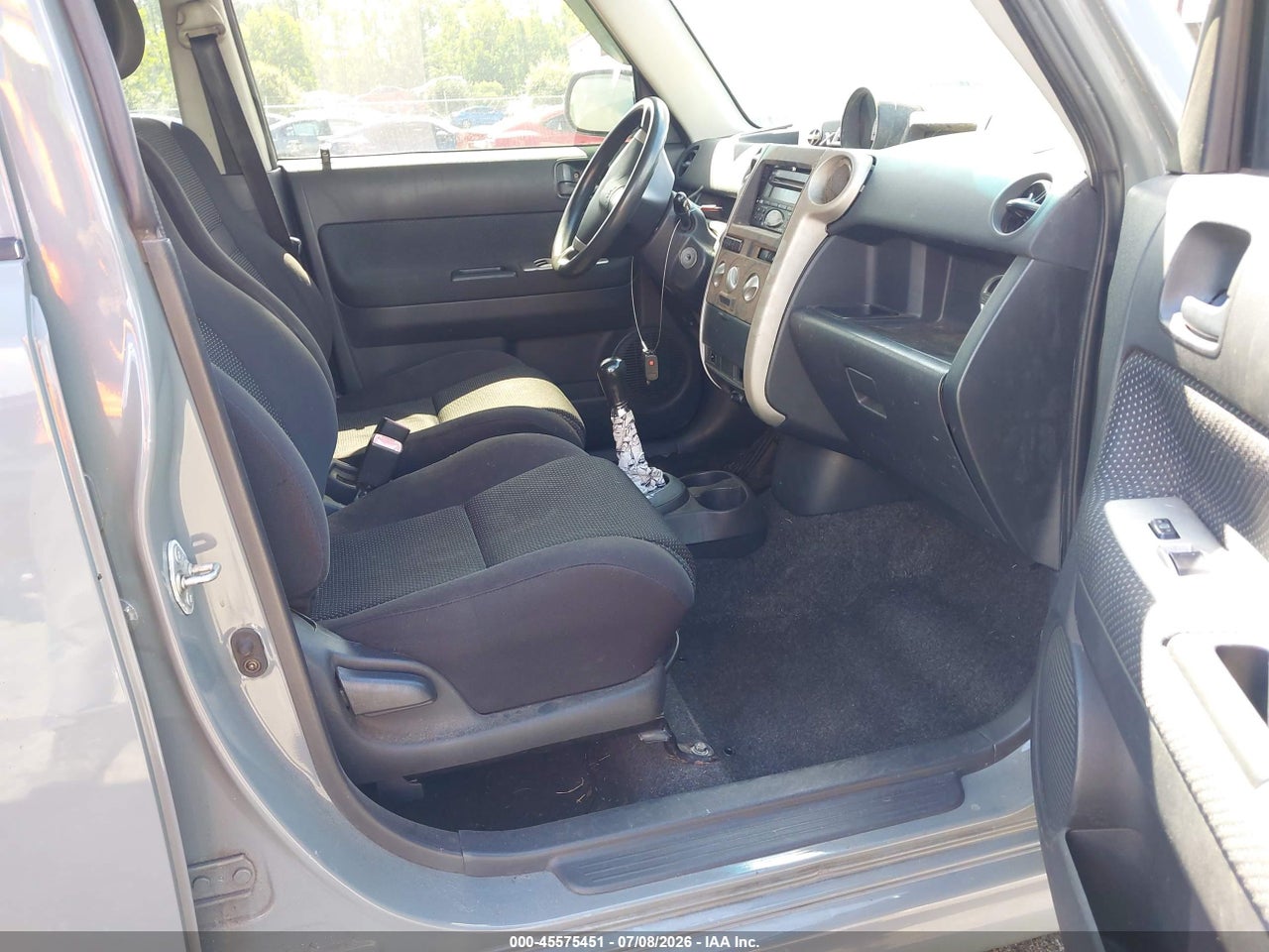 2005 SCION XB · 5/11