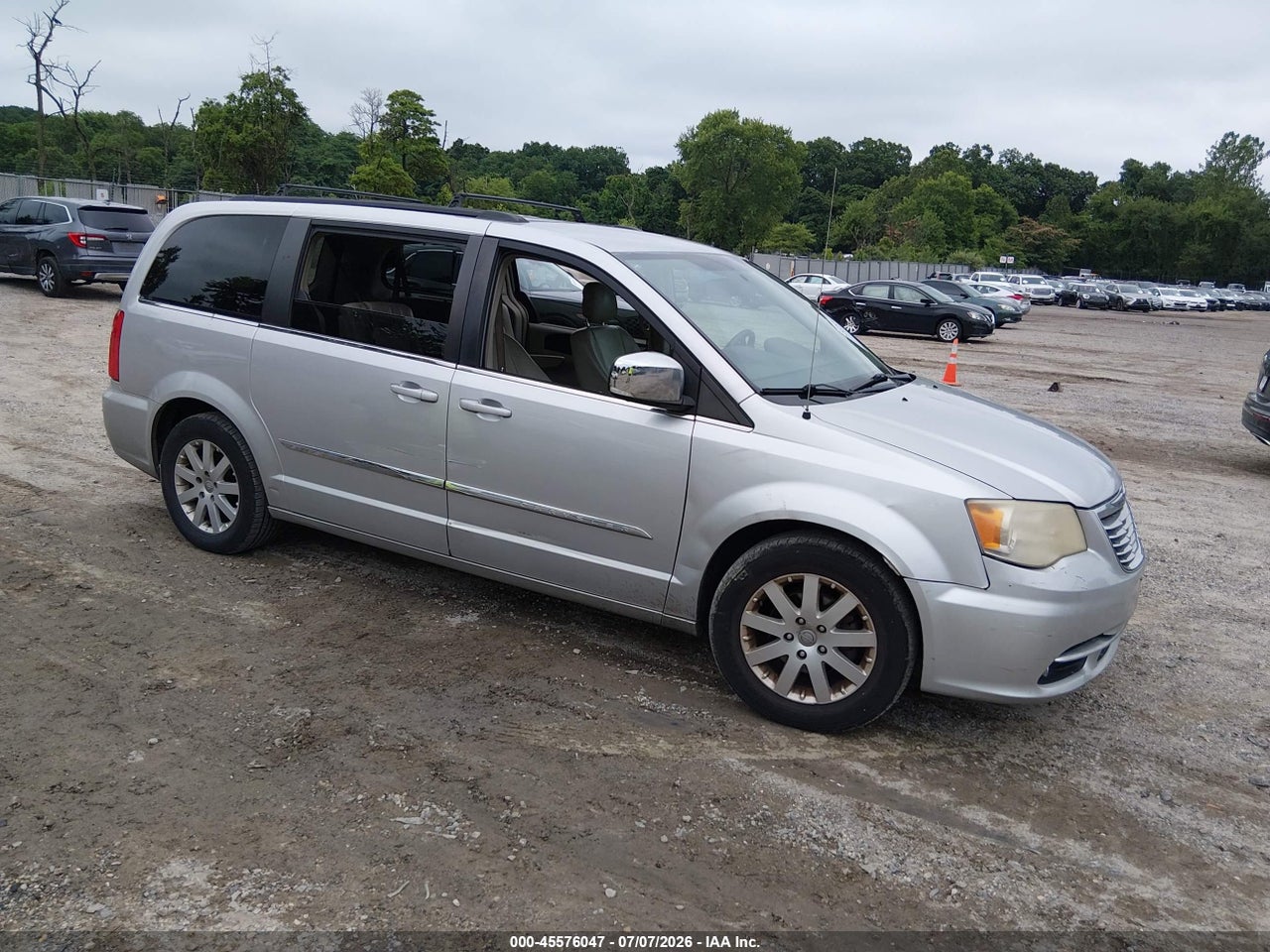 2A4RR8DG3BR****** · 2011 CHRYSLER TOWN &amp; COUNTRY TOURING-L