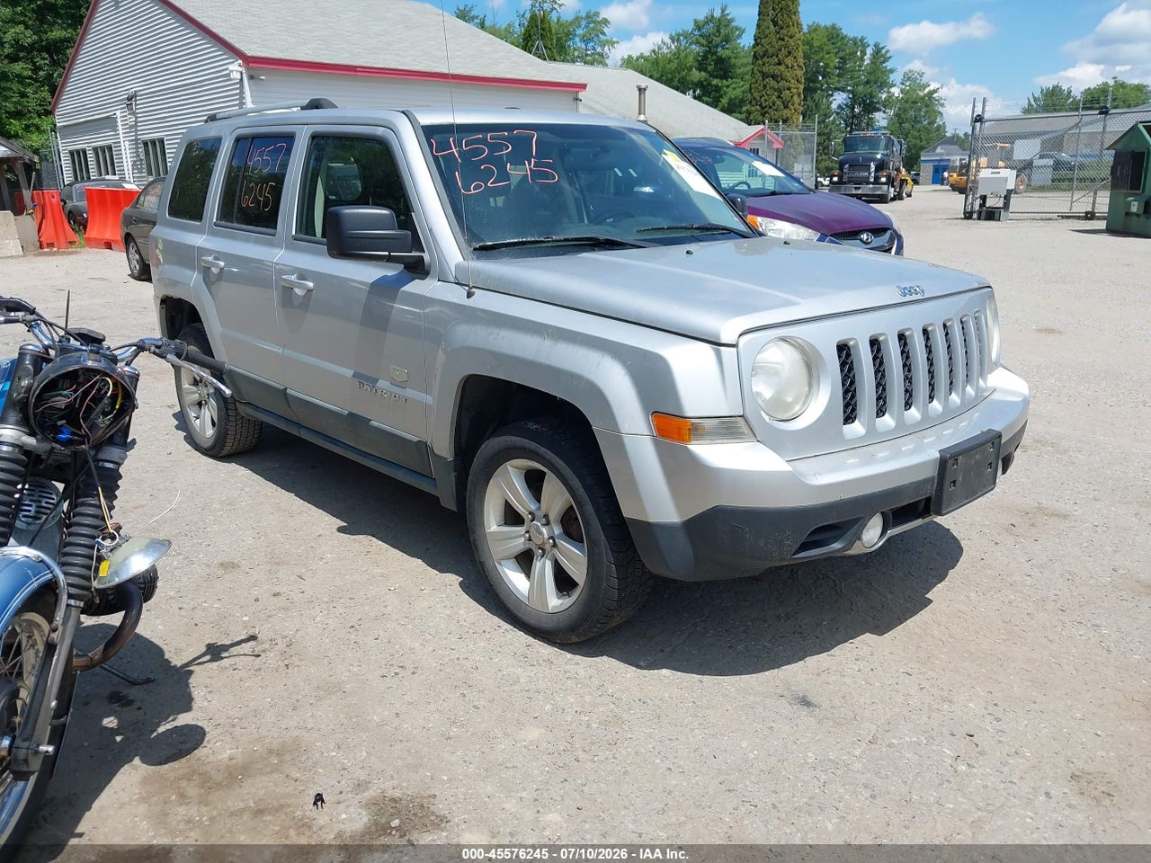 1J4NF4GB4BD****** · 2011 JEEP PATRIOT LATITUDE X