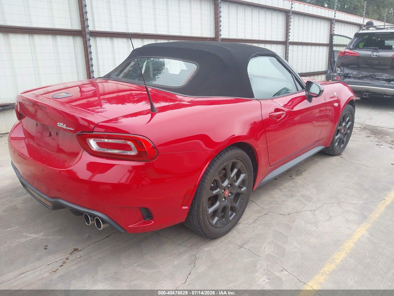 2019 FIAT 124 SPIDER ABARTH · 4/11