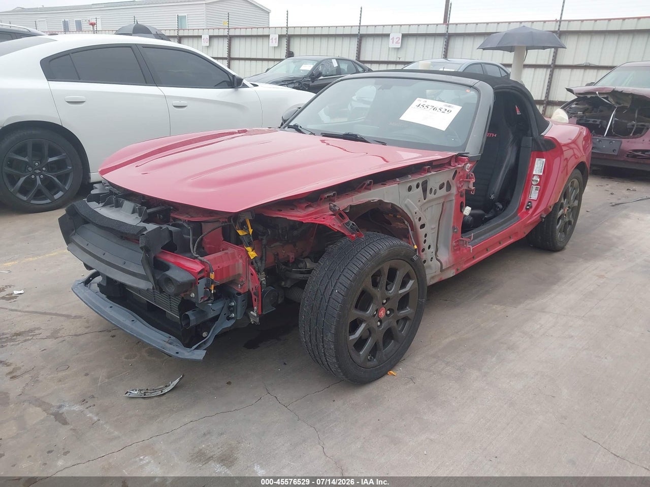 2019 FIAT 124 SPIDER ABARTH · 2/11