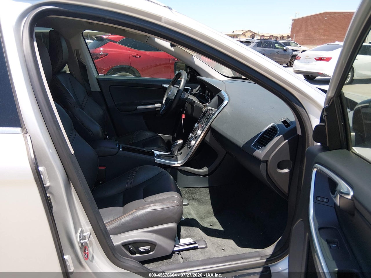 2017 VOLVO XC60 T5 DYNAMIC · 5/11