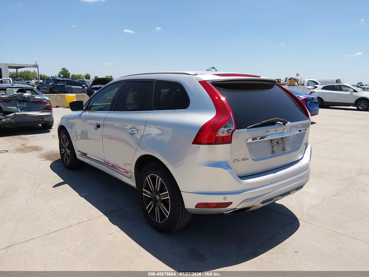 2017 VOLVO XC60 T5 DYNAMIC · 3/11