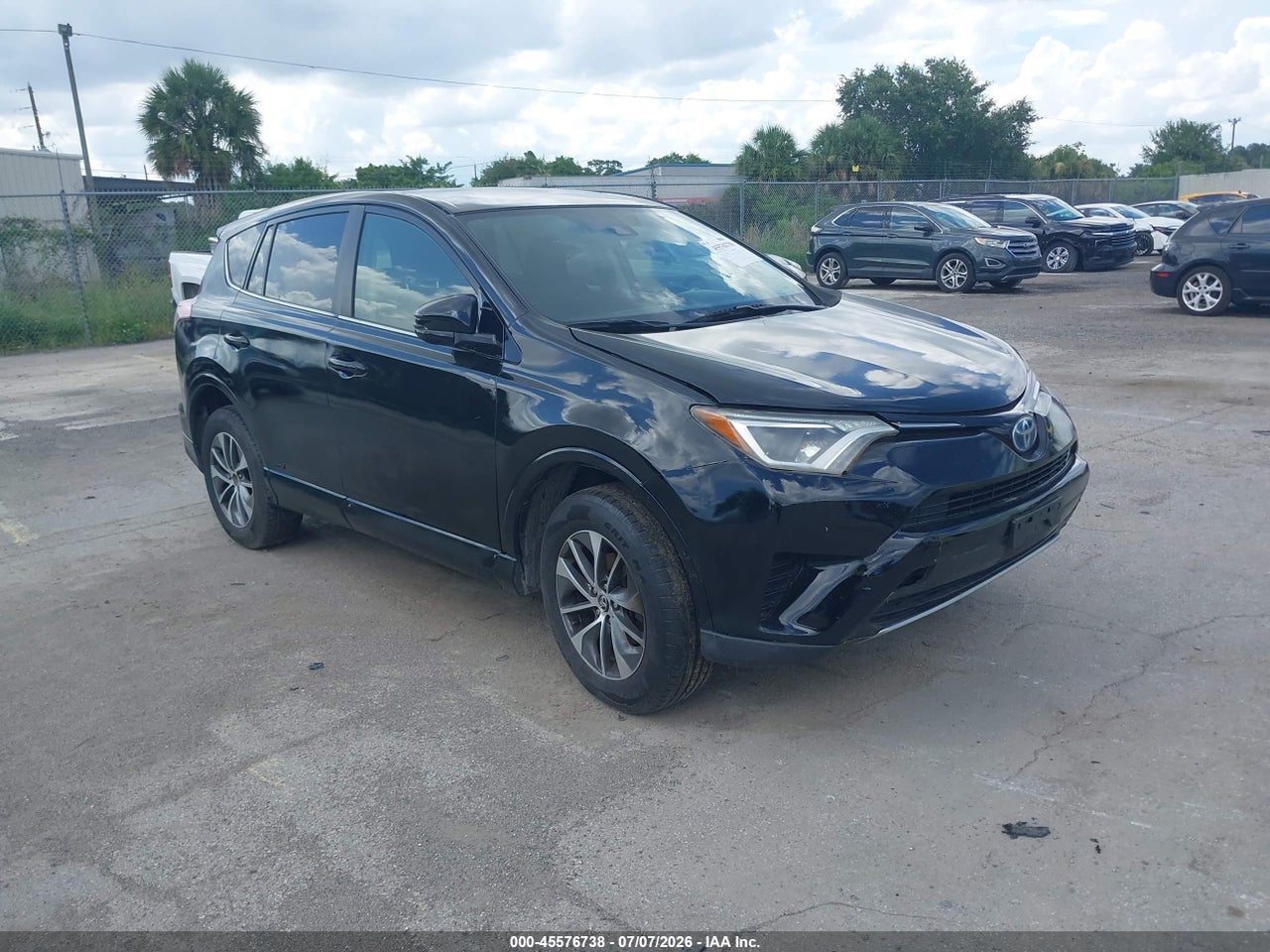 JTMRJREV0JD****** · 2018 TOYOTA RAV4 HYBRID LE