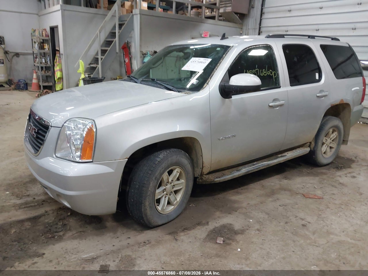 2011 GMC YUKON SLE · 2/10